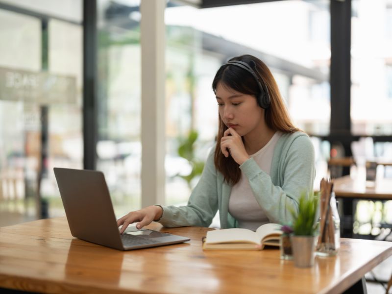 Học đại học từ xa Quản trị Kinh doanh có cần lên trường không?