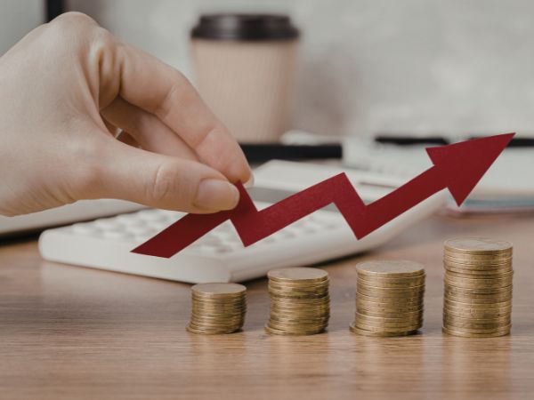 Mức Lương Trung Bình Của Ngành Ngôn Ngữ Anh Theo Vị Trí 2026